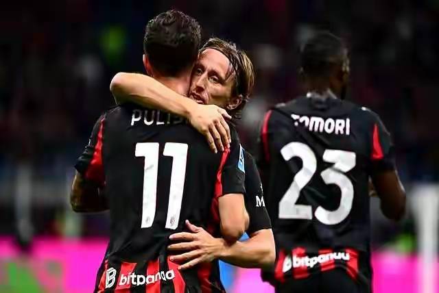 惊天猛料！AC米兰1.8亿转会费彻底打水漂？3大失败交易让红黑军团沦落，球迷暴怒！