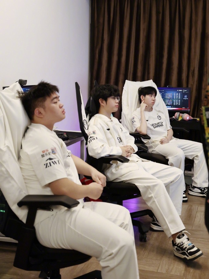 iG官媒发布德杯赛后返图：认真复盘，下场加油