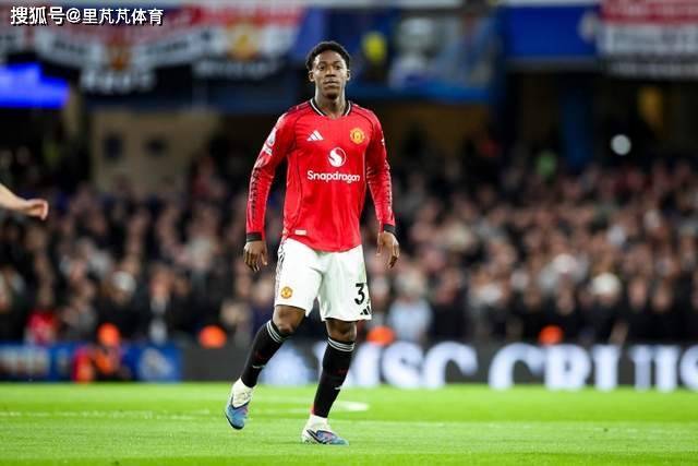 一日英超动向：曼联利物浦争夺小孔塞桑，阿森纳战马竞很吸睛